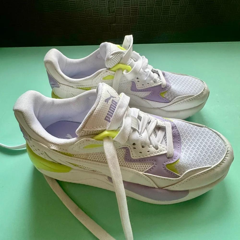 Puma SoftFoam+ Sneakers Women’s/Girls 4.5 White‎ Purple Neon 389685-02